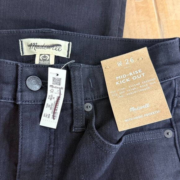 MADEWELL Mid Rise Kick Out Crop Jeans 26 Black Rinse Wash Denim NWT B3 - Picture 6 of 6